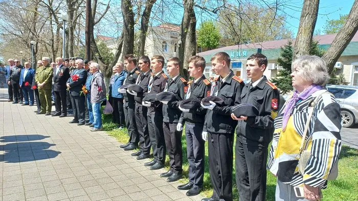 photo_5352545831376504830_y