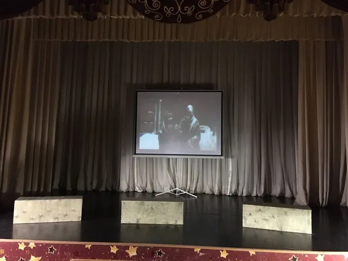 photo_5305607048626557239_y